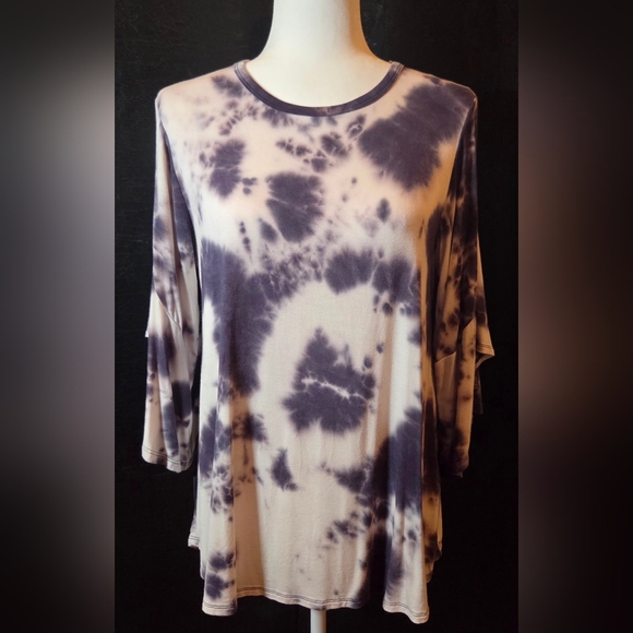 Survival White And Pueple Tunic 3/4 Inch Sleeves With A Tie-Dye Pattern - Picture 1 of 13